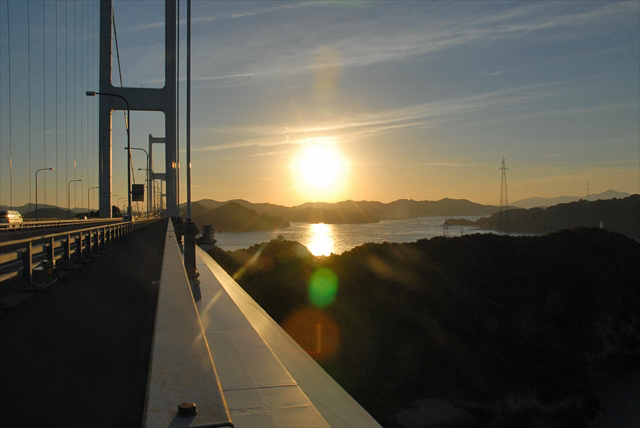 来島海峡大橋夕日